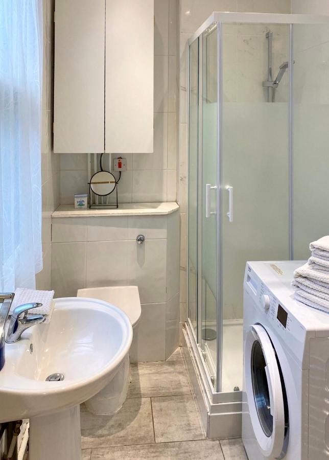 Candy Cafe Apartment London Bagian luar foto